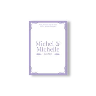 Faire-Part de mariage lilas et blanc avec prénoms centrés, date en bas et encadrement graphique discret, style sobre et élégant.
