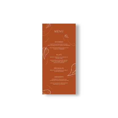 Menu vertical caramel Ambre Doux avec feuilles automnales. Un détail élégant et lumineux pour une table de mariage raffinée.