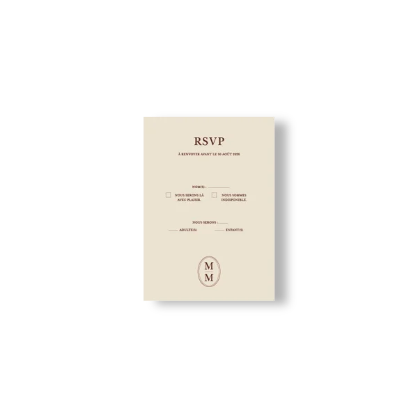 Carte RSVP crème verticale avec cases à cocher, typographie chocolat foncé et monogramme M M en bas.