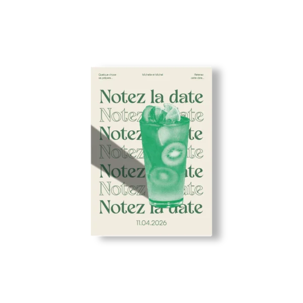 Carte Notez la Date mariage avec grand cocktail vert kiwi, répétition typographique et prénoms des mariés sur fond crème