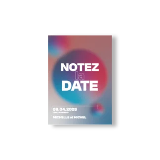 Carte Notez la Date mariage, fond flou bleu rose violet, typographie blanche et violette, design moderne et date bien lisible