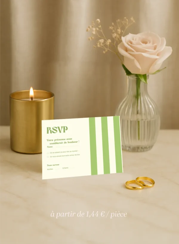 Carte RSVP de mariage rayée verte et crème avec texte humoristique et design printanier, assortie à la Collection Printemps.