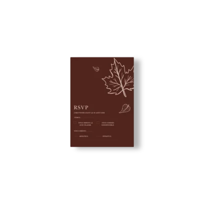 Carte RSVP Châtaigne illustrée de feuilles d’automne. Une invitation au retour simple, élégante et parfaitement assortie.