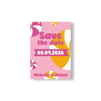 Save the Date rose avec sucettes orange et fuchsia, date centrale sur ruban – design festif de la Collection Bonbon.