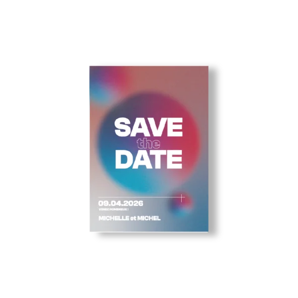 Save the Date mariage fond flouté rose bleu, typographie blanche au centre, cercles colorés, style moderne et visuel graphique