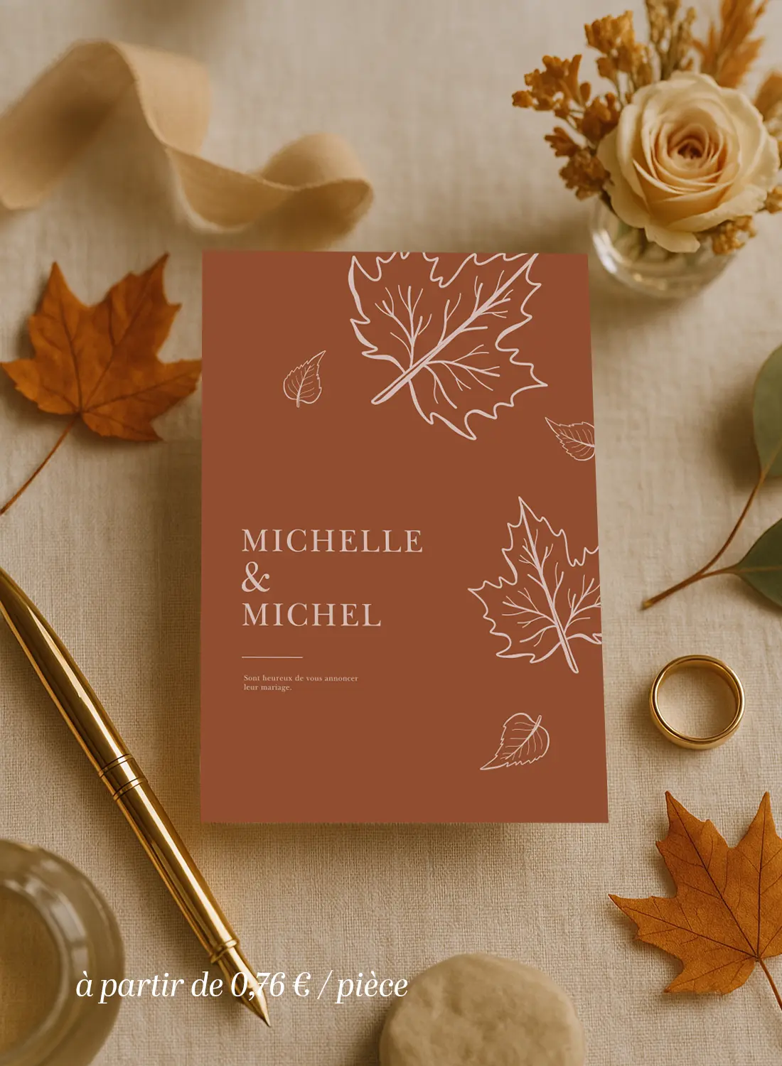 Faire-part recto-verso terracotta à feuilles d’automne. Idéal pour annoncer un mariage chaleureux et élégant.