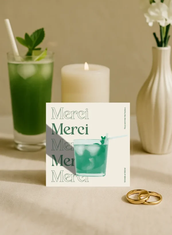 Carte de remerciement carrée avec texte "Merci" répété et un cocktail vert frais, Collection Cocktail.